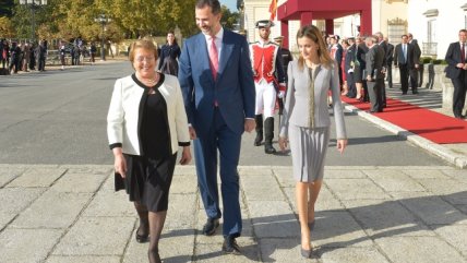  Bachelet inicia visita oficial a España  