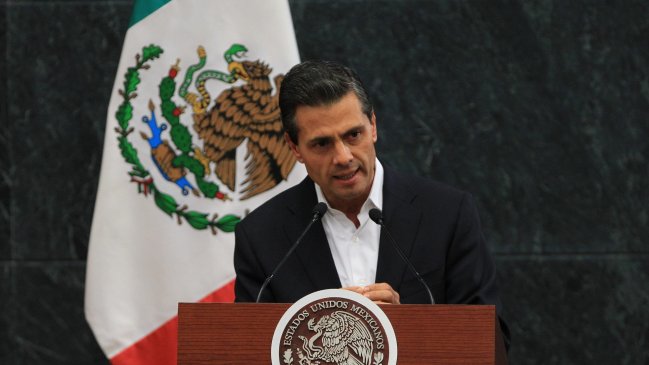 Presidente mexicano ofreció reforzar búsqueda de estudiantes desaparecidos