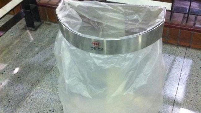 Metro instalará basureros transparentes en principales estaciones de la red