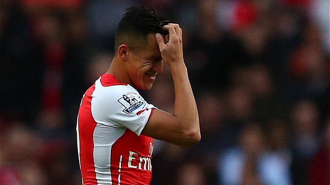 Volante de Arsenal: Alexis Sánchez tiene un cuchillo entre los dientes