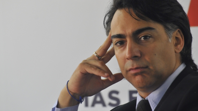 Enríquez-Ominami: Dirigentes DC están bloqueando el impulso de la Presidenta