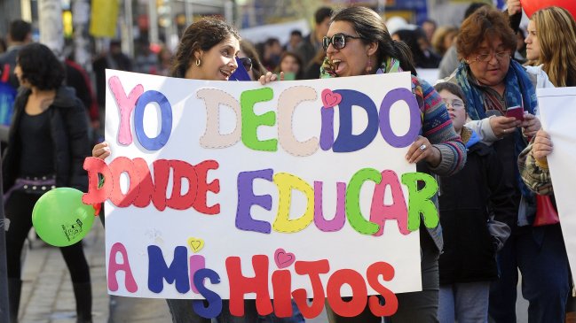 Colegio de Profesores rechaza campaña contra reforma educacional: Se hace sobre supuestos falsos