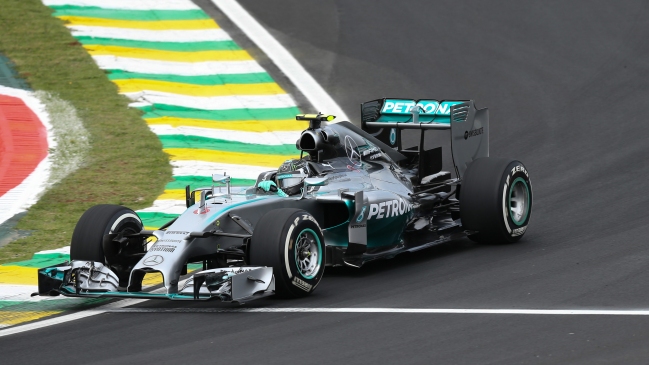 Nico Rosberg superó a Lewis Hamilton en el primer ensayo en Interlagos
