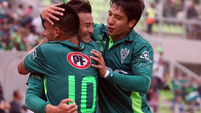 Santiago Wanderers visita a Antofagasta para seguir en su lucha por el título