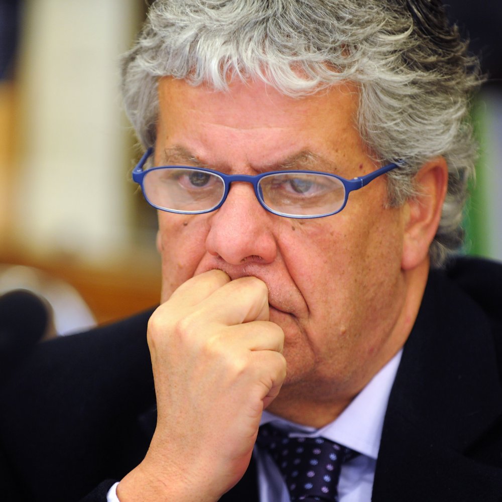 Oficialismo blinda a Eyzaguirre tras críticas de Edmundo Pérez Yoma