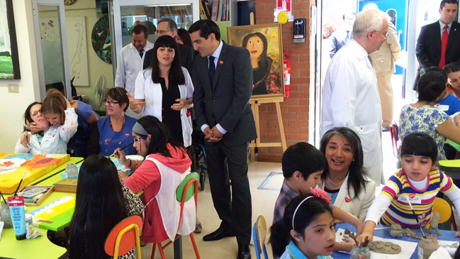 Vicepresidente Peñailillo visitó el Instituto Teletón en la previa al evento solidario