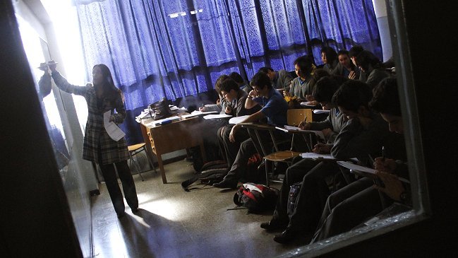 Siete de cada 10 chilenos prefieren un colegio subvencionado frente a uno municipal