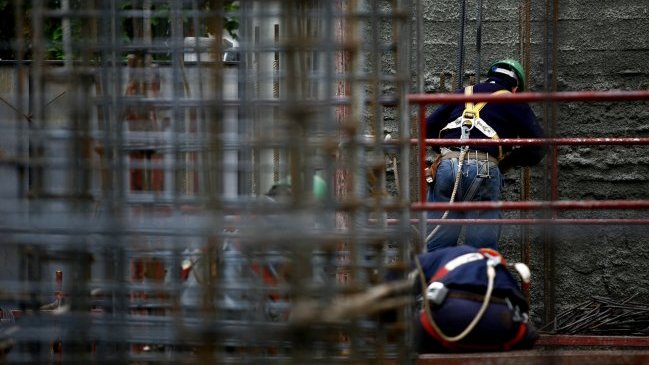 Expertos bajan a 1,8 por ciento previsión de crecimiento de la economía en 2014