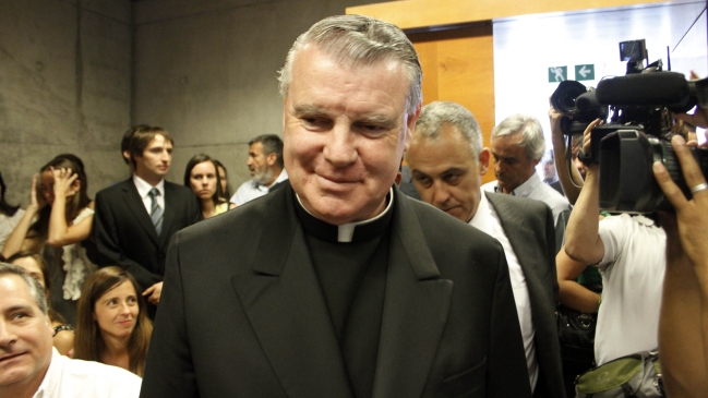 John O'Reilly puede oficiar misas en privado, pese a condena por abuso sexual