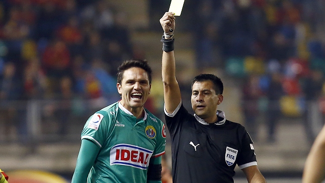 Audax sugirió a la ANFP que evite designar a Julio Bascuñán para dirigir sus partidos