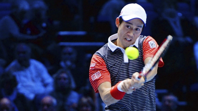 Federer clasificó a semifinales del Masters tras victoria en tres sets de Nishikori