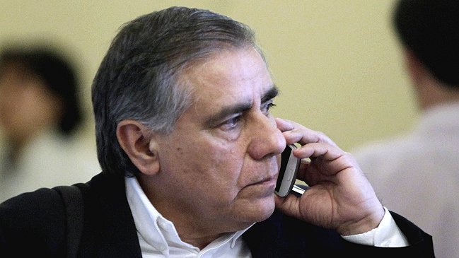 Secretario general del Partido Comunista deja el Ministerio del Interior