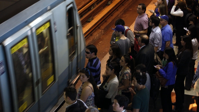 Falla eléctrica provoca cierre de líneas 1, 2 y 5 del Metro
