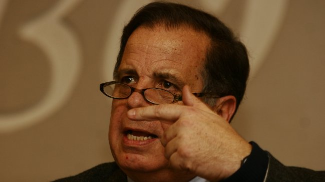 Gutenberg Martínez arremetió contra equipo político de Peñailillo