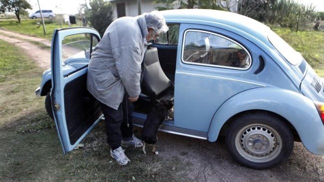 Mujica dijo que no venderá su Volkswagen a pesar de millonaria oferta