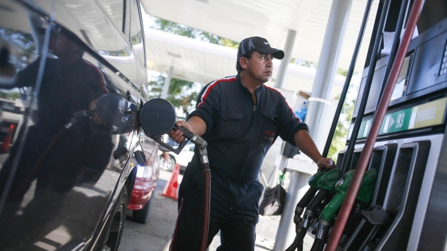 Econsult pronosticó baja en precio de bencinas la próxima semana