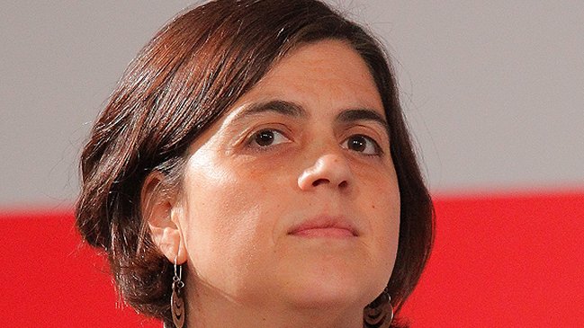  Sernam y Amuch piden más mujeres en política  