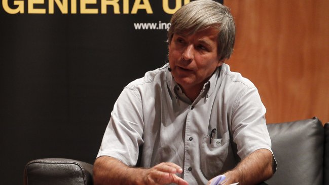 Harold Mayne-Nicholls: Lo de los premios en la selección no ayuda en nada