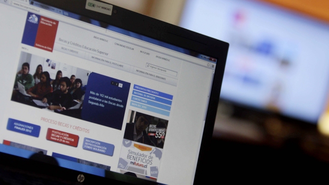Más de 126 mil estudiantes ya postularon a becas y créditos para 2015