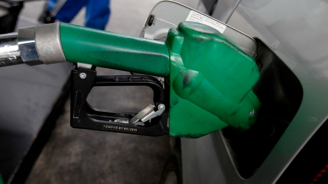 Ministro Arenas: Los consumidores castigarán a las bencineras que no bajen los precios