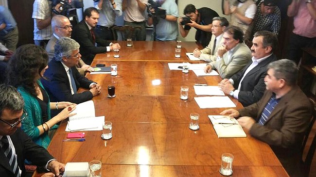 Colegio de Profesores logró acuerdo con Mineduc por los 