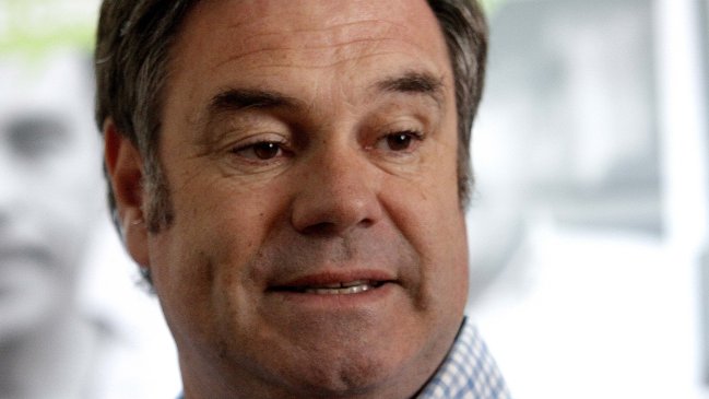 Ossandón: Ministro Eyzaguirre está como el Chino Ríos, 