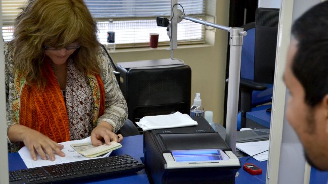 Chilenos ya pueden ingresar a Canadá sin necesidad de visa