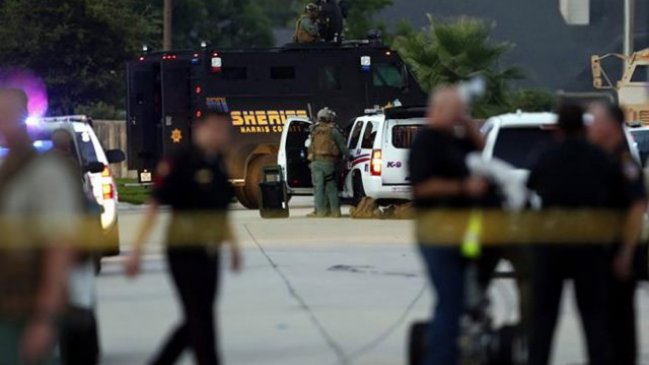 Murió niño de 12 años baleado por policía cuando sostenía arma de juguete