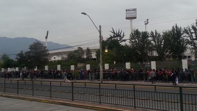 Unas 6.000 personas llegaron al Estadio Nacional por tickets para cierre de Teletón