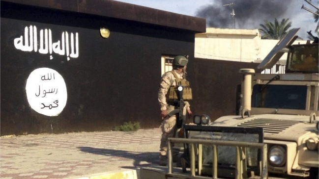 EI lapidó a dos jóvenes por 