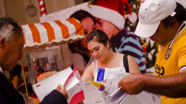  Correos de Chile lanzó su campaña de navidad  
