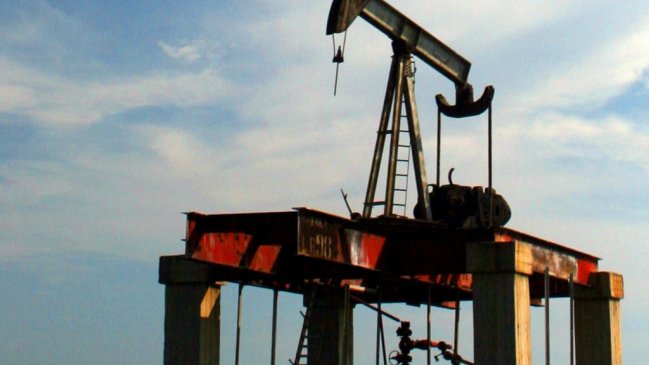 ¿Quién gana y quién pierde con el desplome del precio del petróleo?