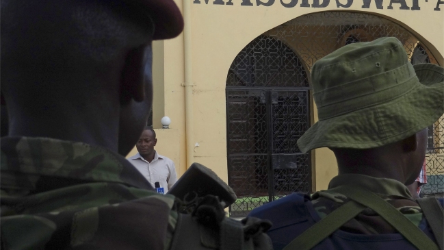 Cadena perpetua para un profesor que cortó el escroto a un alumno en Kenia