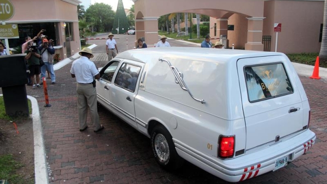 Féretro de Chespirito llegó hasta Ciudad de México