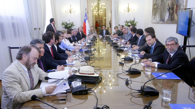 Cónclave de la Nueva Mayoría busca trazar hoja de ruta legislativa para 2015