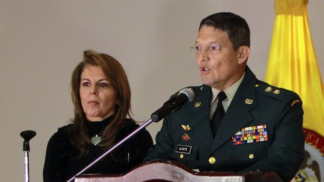 General secuestrado por las FARC renunció al Ejército colombiano
