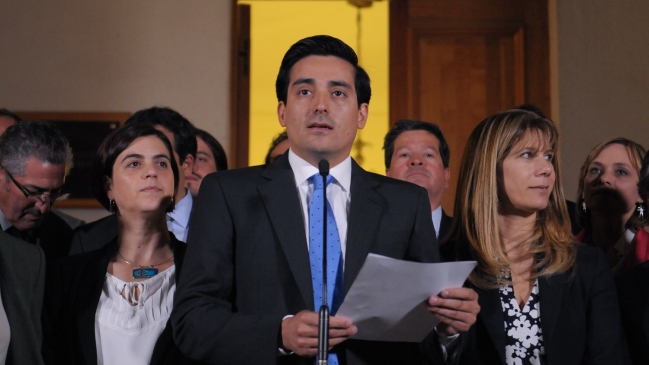 Gobierno confirmó que proceso para Nueva Constitución se iniciará en 2015