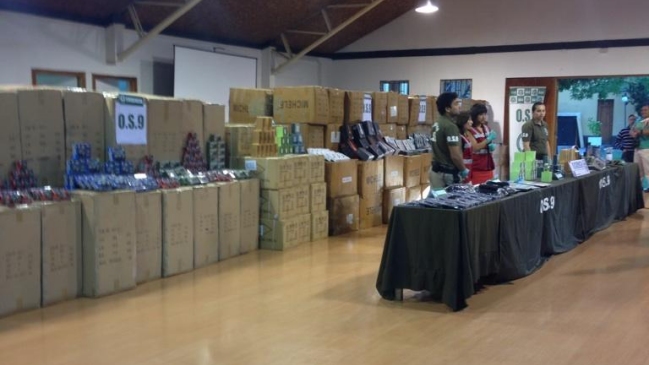 Carabineros y aduana incautaron 100 productos falsificados