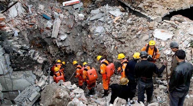 Al menos 21 personas atrapadas por hundimiento de túnel en China