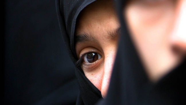 Policía iraní establece cómo deben vestir este invierno las mujeres