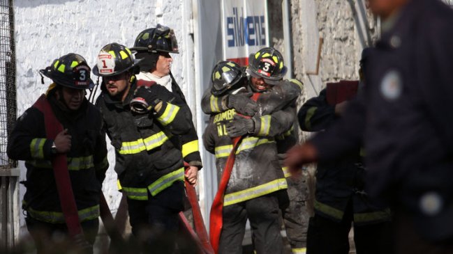 Incendio en Santiago Centro dejó al menos dos muertos