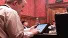 Diputado británico fue sorprendido jugando \