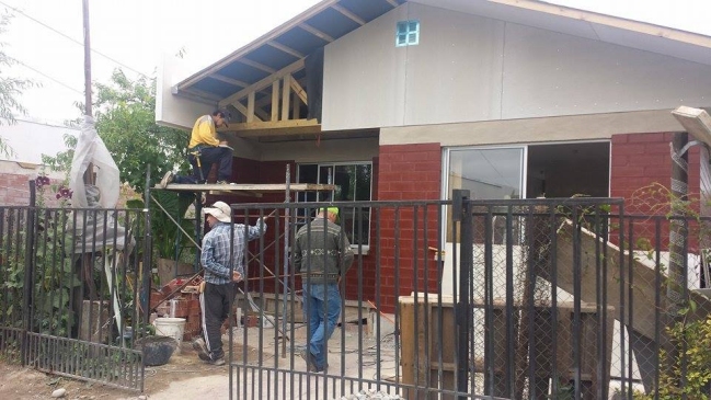 20 viviendas son construidas en Talca tras destrucción de mediaguas por termitas