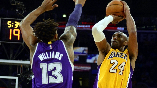 Los Lakers salieron de perdedores con triunfo ante Sacramento