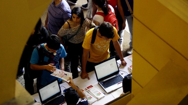 Estudiantes acusaron fuerte alza de aranceles en universidad privadas