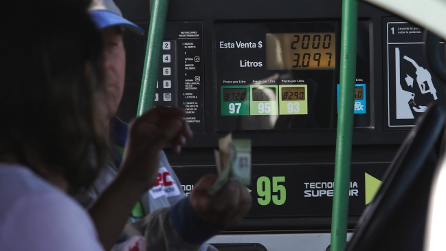 Ministro Arenas: Baja en bencinas permite incentivar la inversión y el consumo