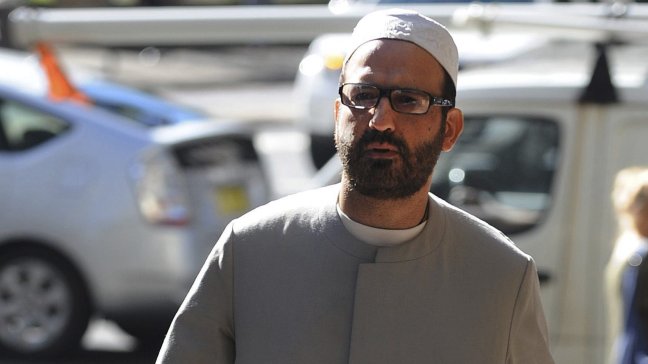 Policía australiana identificó al hombre que mantiene rehenes en Sidney