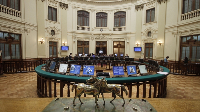 Bolsa de Santiago cayó a su nivel más bajo en casi nueve meses