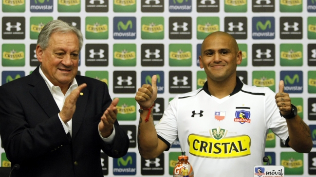 La presentación de Humberto Suazo en Colo Colo