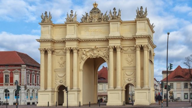 Desactivan bomba de la Segunda Guerra Mundial en Alemania